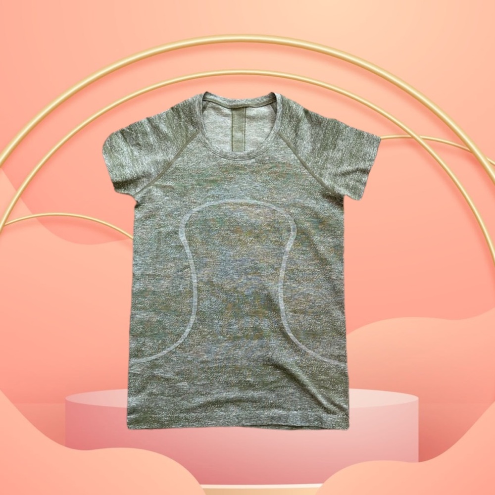 Lululemon Run Swiftly Tech Short Sleeve Sz 10 - image 1